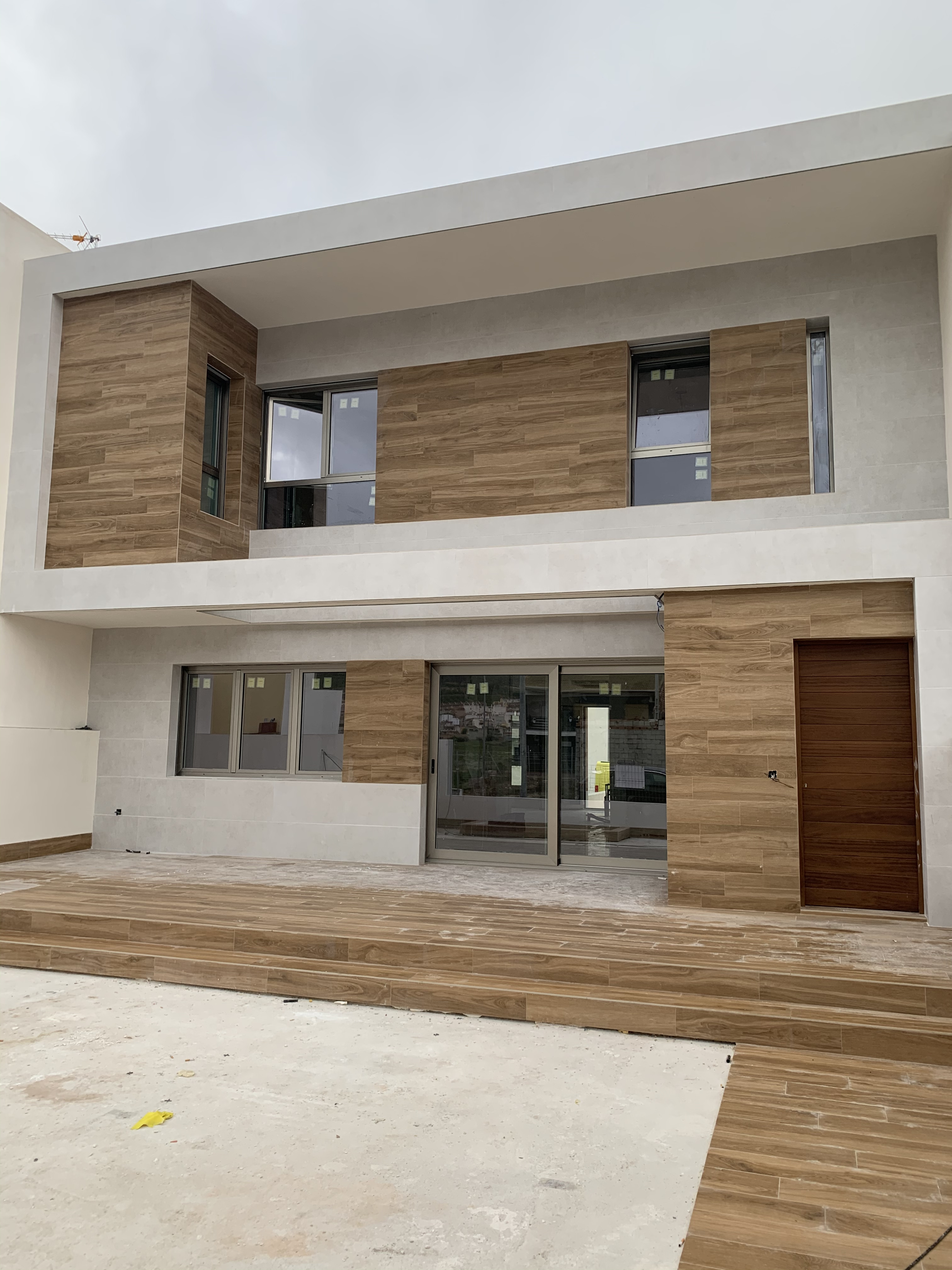 SEGUIMOS CREANDO HOGARES